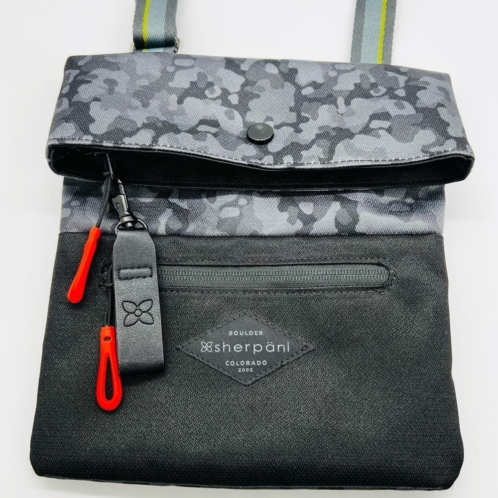 Sherpani Gray and Black Women's Pica Crossbody Bag EUC